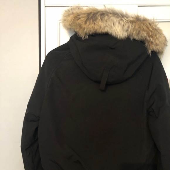 Women’s small Canada goose jacket - Picture 2 of 4